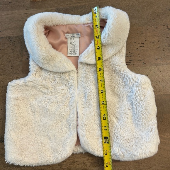 2 Pack Toddler Faux Fur Vests 2T-3T - Picture 8 of 8